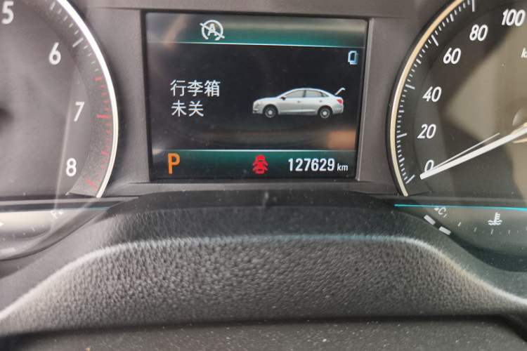 Used Buick GT 2017 15N Automatic Elite Version Odometer Close Up