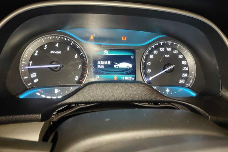 Used Buick GT 2017 15N Automatic Elite Version Odometer Close Up