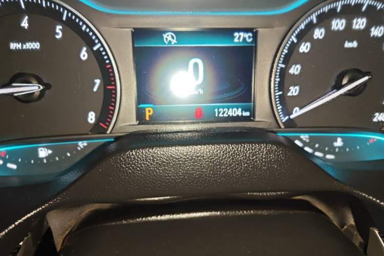 Used Buick GT 2017 15N Automatic Deluxe Edition Odometer Close Up