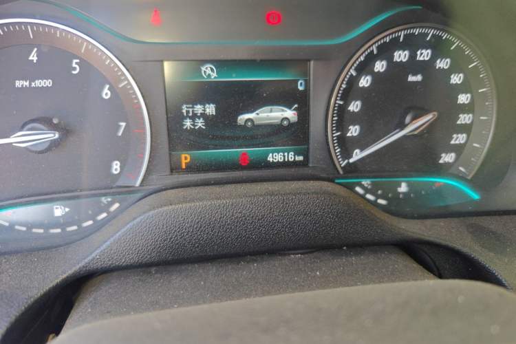 Used Buick GT 2017 15N Automatic Elite Version Odometer Close Up