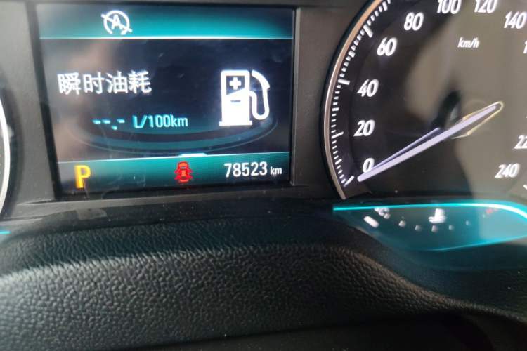 Used Buick GT 2017 15N Automatic Elite Version Odometer Close Up
