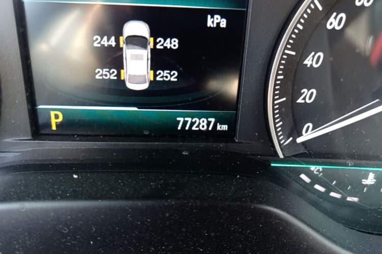Used Buick GT 2017 15N Automatic Elite Version Odometer Close Up