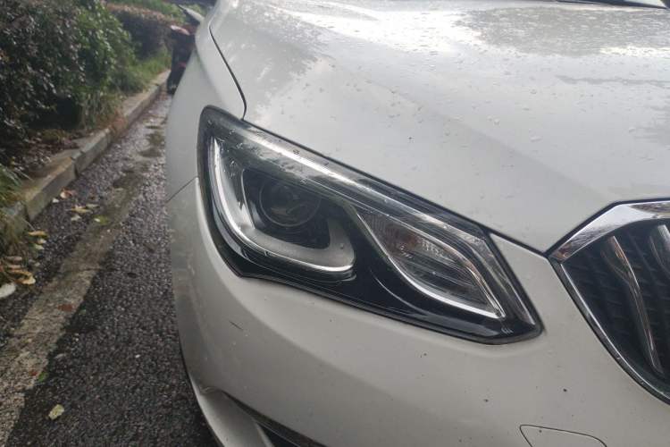 Used Buick GT 2017 15N Automatic Elite Version Right Front Headlight