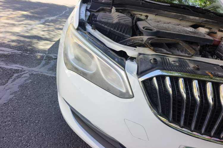 Used Buick GT 2017 15N Automatic Elite Version Right Front Headlight