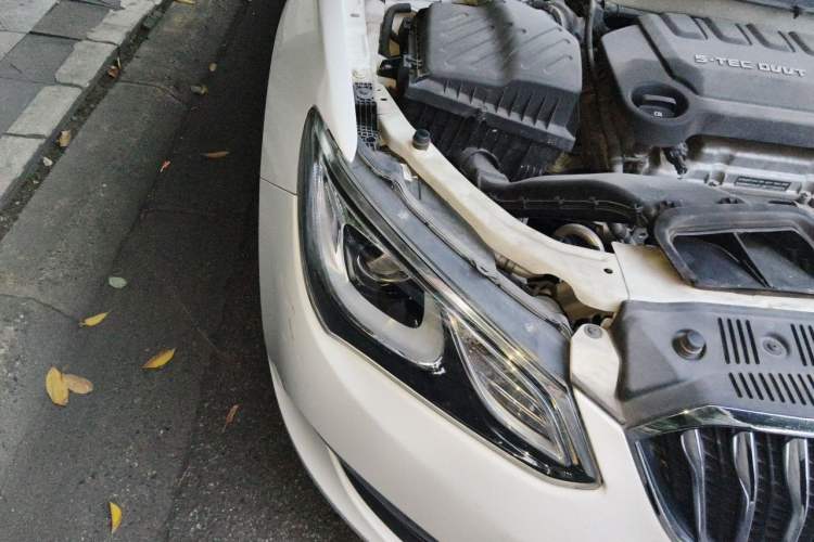 Used Buick GT 2017 15N Manual Elite Version Right Front Headlight