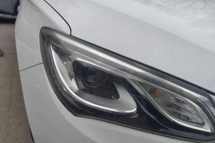 Used Buick GT 2017 15N Automatic Entry-Level Trim Right Front Headlight