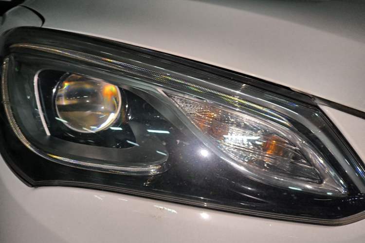 Used Buick GT 2017 15N Automatic Elite Version Right Front Headlight