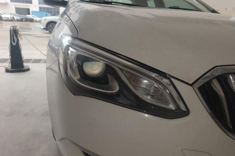 Used Buick GT 2017 15N Automatic Elite Version Right Front Headlight