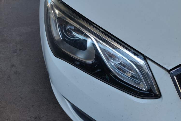 Used Buick GT 2017 15N Manual Elite Version Right Front Headlight