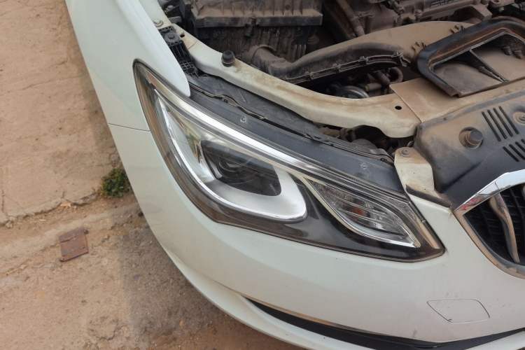 Used Buick GT 2017 15N Automatic Entry-Level Trim Right Front Headlight