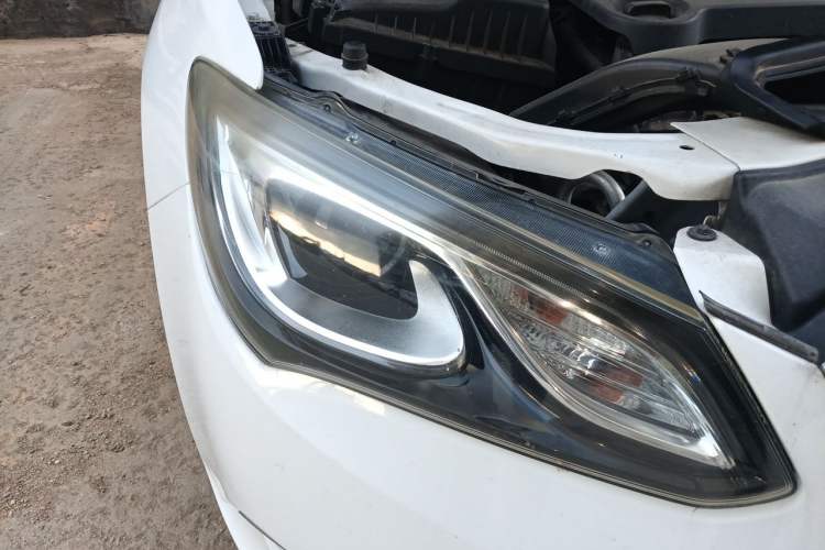 Used Buick GT 2017 15N Automatic Deluxe Edition Right Front Headlight