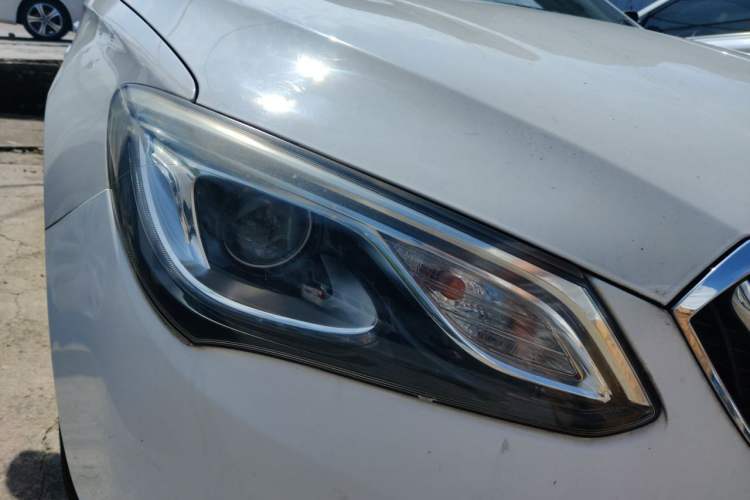 Used Buick GT 2017 15N Automatic Elite Version Right Front Headlight
