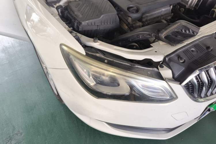 Used Buick GT 2017 15N Automatic Elite Version Right Front Headlight