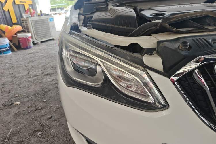 Used Buick GT 2017 15N Automatic Elite Version Right Front Headlight