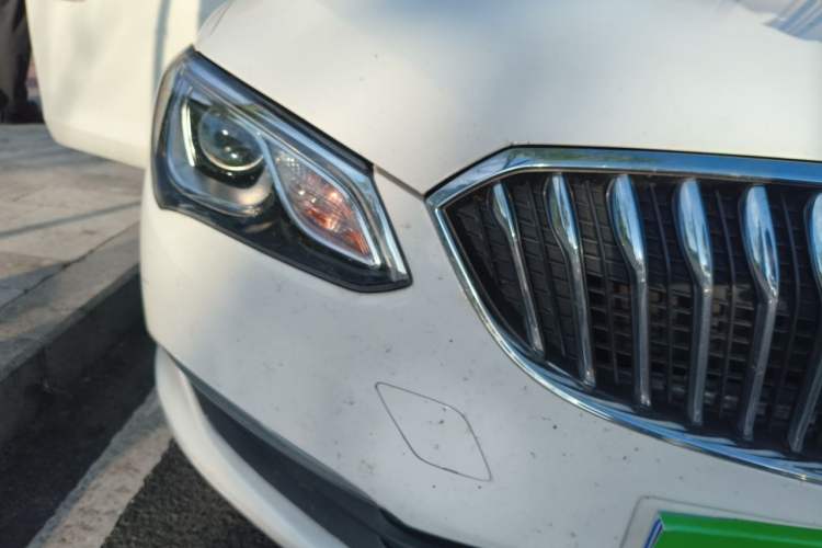 Used Buick GT 2017 15N Automatic Elite Version Right Front Headlight