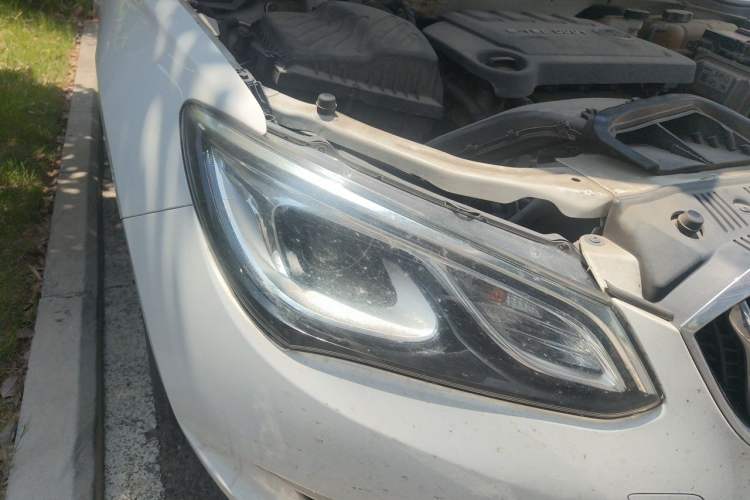 Used Buick GT 2017 15N Automatic Elite Version Right Front Headlight