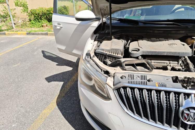 Used Buick GT 2017 15N Automatic Elite Version Right Front Headlight