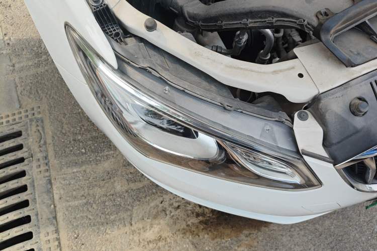 Used Buick GT 2017 15N Automatic Elite Version Right Front Headlight