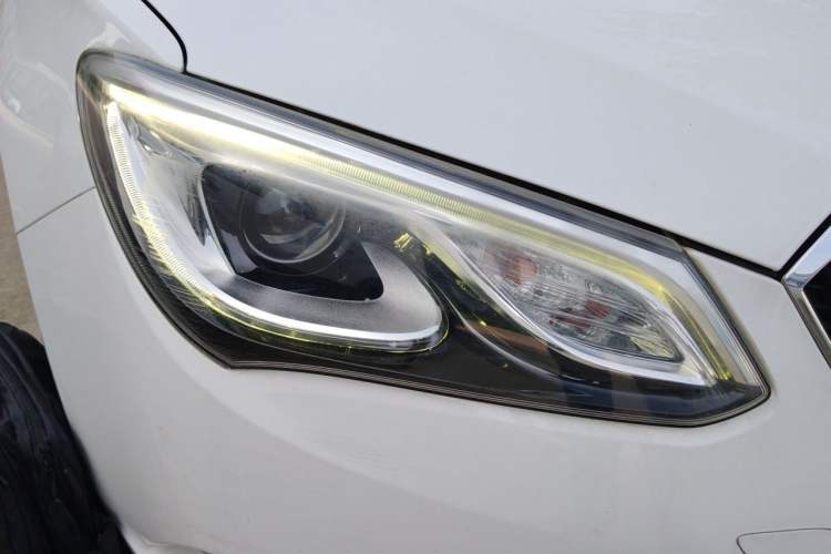 Used Buick GT 2017 15N Automatic Elite Version Right Front Headlight
