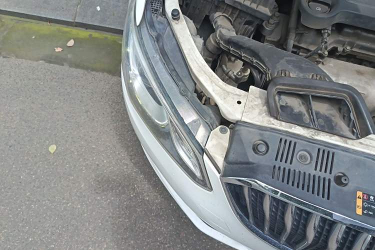 Used Buick GT 2017 15N Automatic Elite Version Right Front Headlight