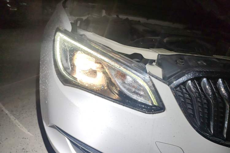 Used Buick GT 2017 15N Automatic Elite Version Right Front Headlight