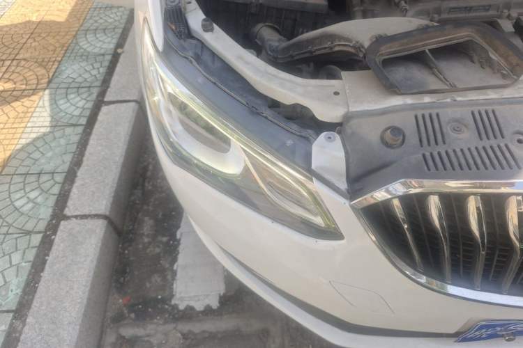 Used Buick GT 2017 15N Automatic Elite Version Right Front Headlight