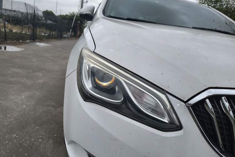 Used Buick GT 2017 15N Automatic Entry-Level Trim Right Front Headlight