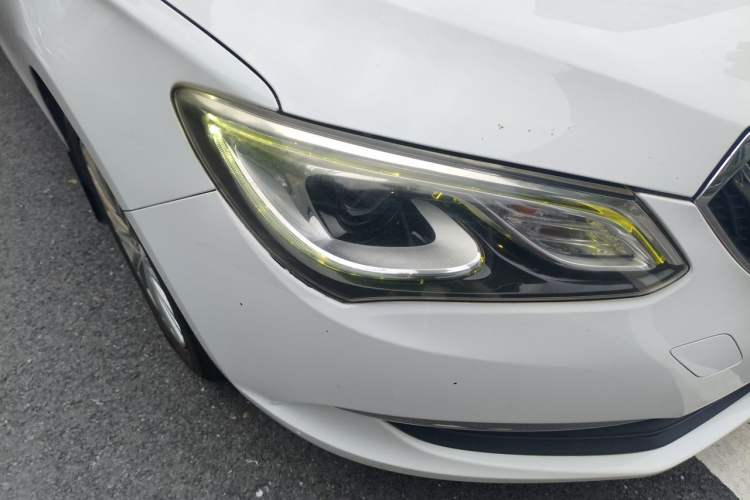 Used Buick GT 2017 15N Automatic Elite Version Right Front Headlight