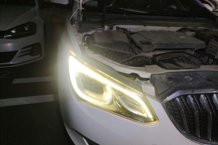 Used Buick GT 2017 15N Automatic Elite Version Right Front Headlight