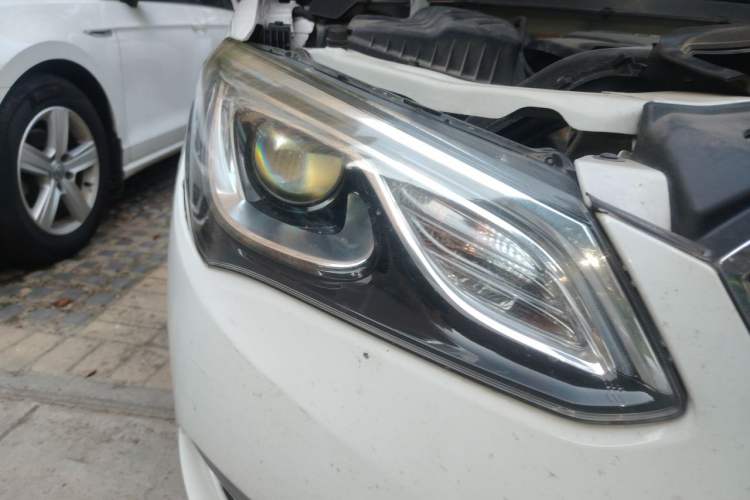 Used Buick GT 2017 15N Automatic Elite Version Right Front Headlight