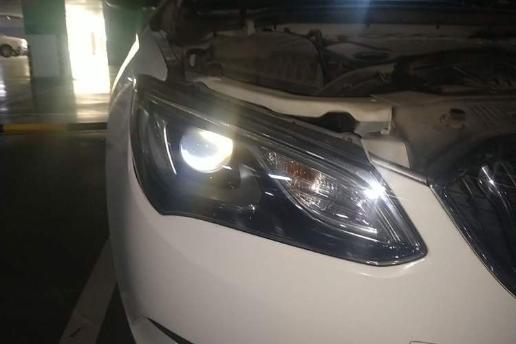 Used Buick GT 2017 15N Automatic Entry-Level Trim Right Front Headlight