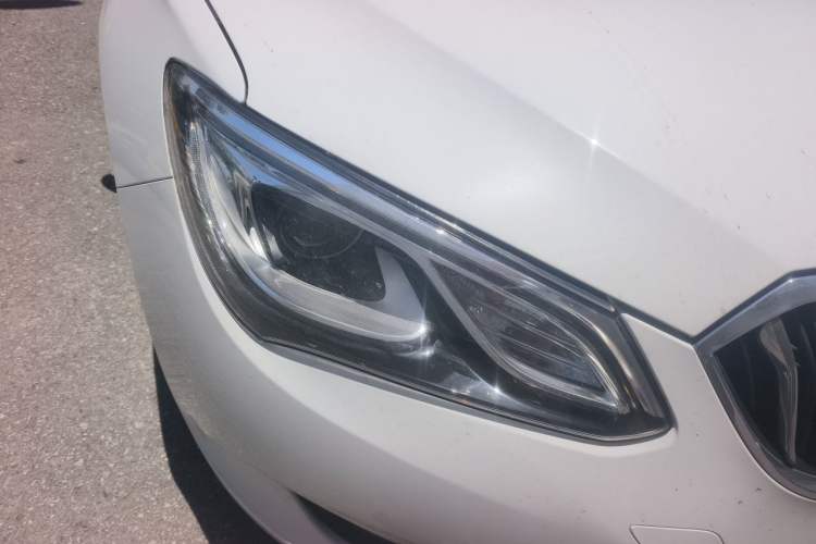Used Buick GT 2017 15N Automatic Elite Version Right Front Headlight