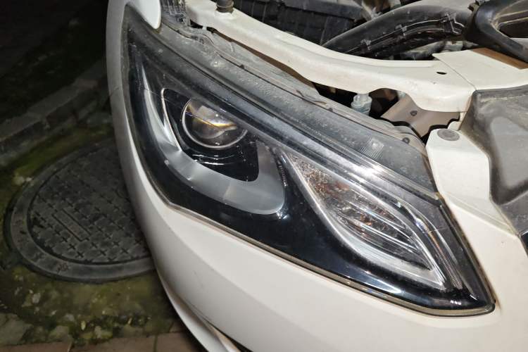 Used Buick GT 2017 15N Manual Elite Version Right Front Headlight