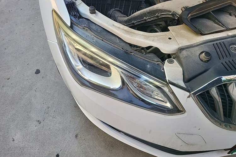 Used Buick GT 2017 15N Automatic Elite Version Right Front Headlight