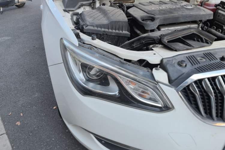 Used Buick GT 2017 15N Automatic Entry-Level Trim Right Front Headlight