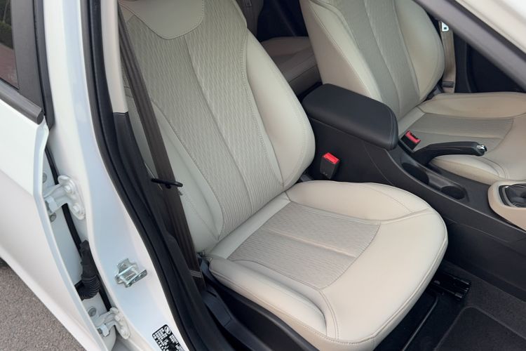 Used Buick GT 2017 15N Automatic Elite Version Right Front Seat