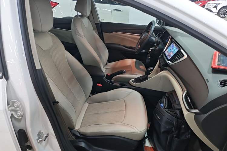 Used Buick GT 2017 15N Automatic Elite Version Right Front Seat