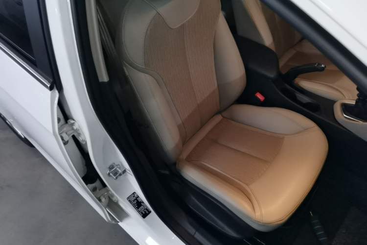 Used Buick GT 2017 15N Manual Elite Version Right Front Seat