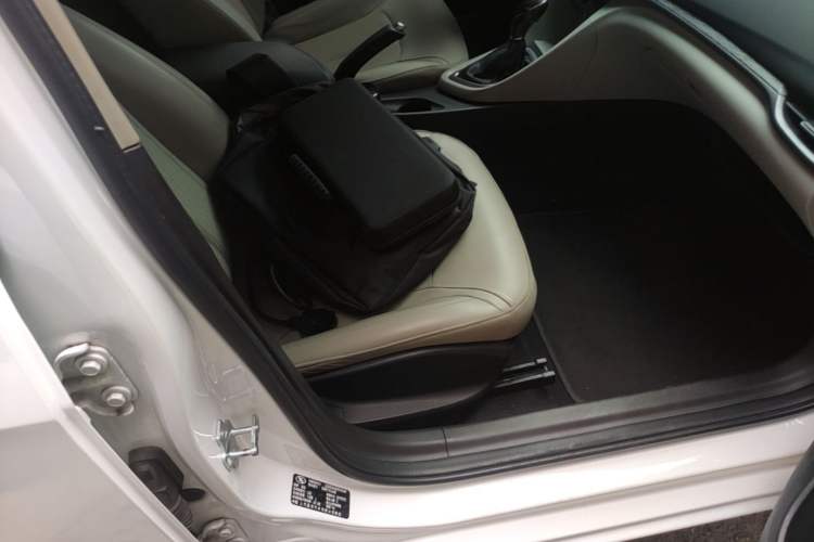 Used Buick GT 2017 15N Automatic Elite Version Right Front Seat