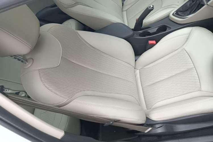 Used Buick GT 2017 15N Automatic Elite Version Right Front Seat