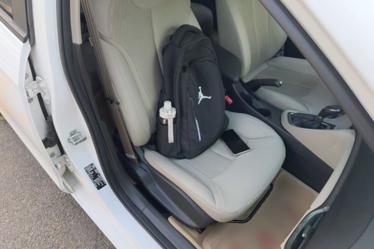 Used Buick GT 2017 15N Automatic Elite Version Right Front Seat