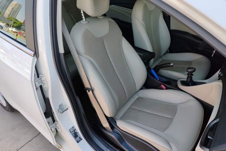 Used Buick GT 2017 15N Manual Elite Version Right Front Seat