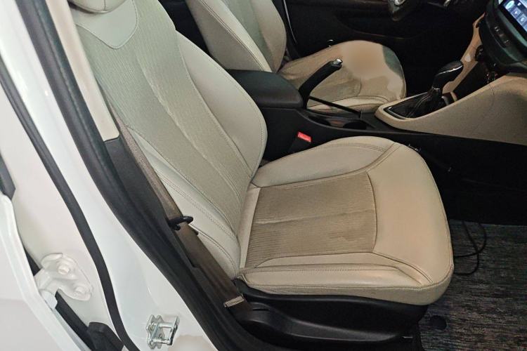 Used Buick GT 2017 15N Automatic Elite Version Right Front Seat