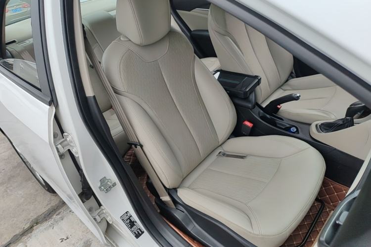 Used Buick GT 2017 15N Automatic Elite Version Right Front Seat