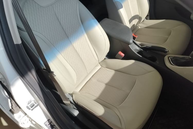Used Buick GT 2017 15N Automatic Elite Version Right Front Seat