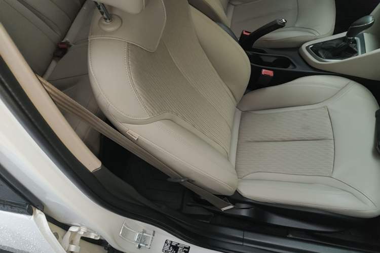 Used Buick GT 2017 15N Automatic Elite Version Right Front Seat