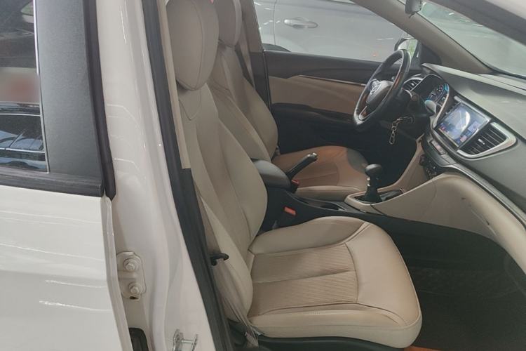 Used Buick GT 2017 15N Manual Elite Version Right Front Seat