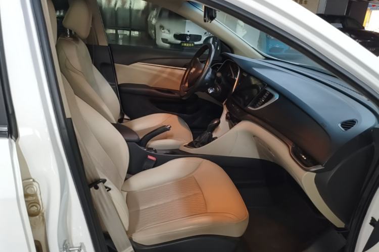 Used Buick GT 2017 15N Automatic Elite Version Right Front Seat