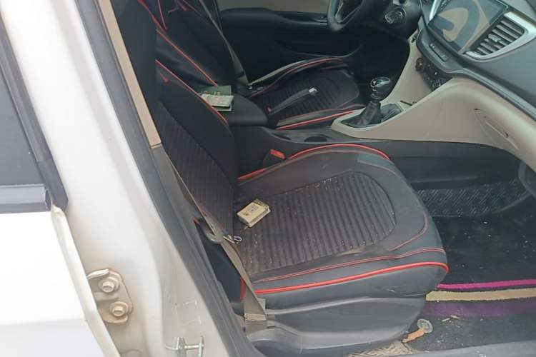 Used Buick GT 2017 15N Manual Entry-Level Trim Right Front Seat