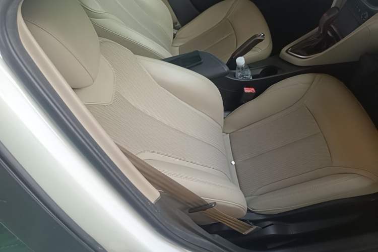 Used Buick GT 2017 15N Automatic Elite Version Right Front Seat